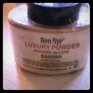 BenNye Luxury Powder in banana